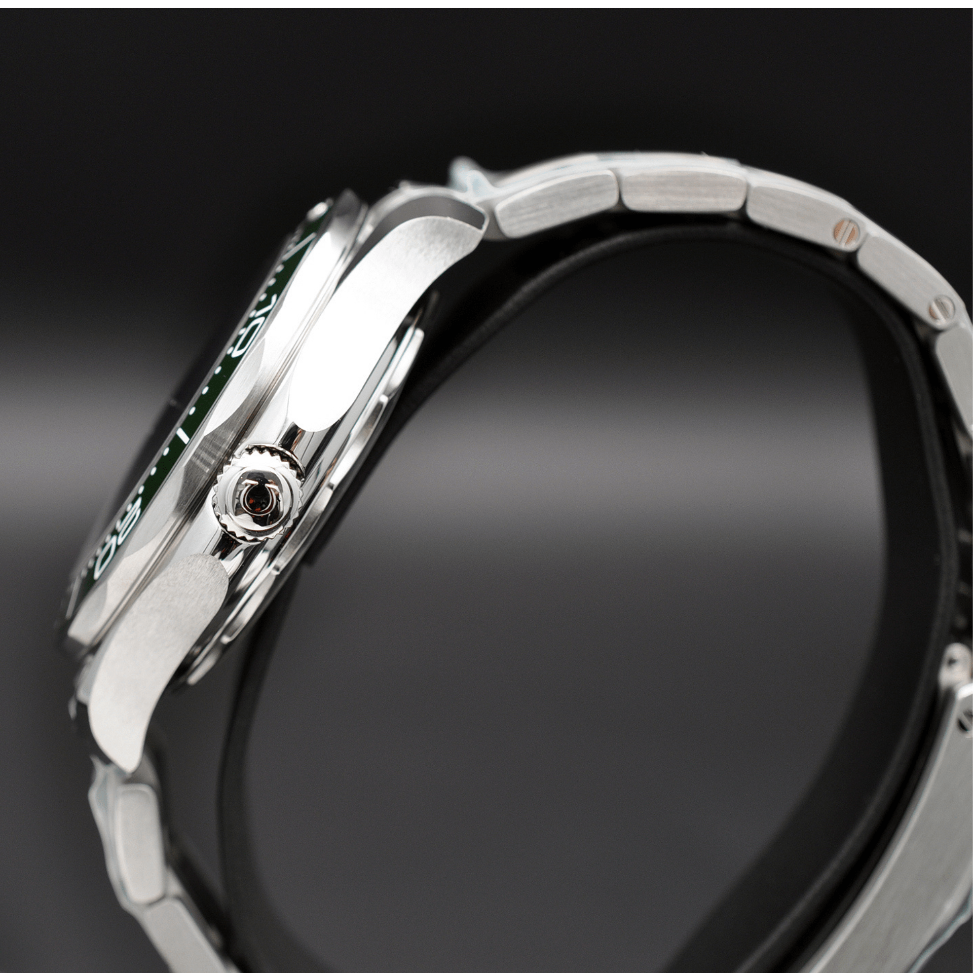 Omega Seamaster Diver 300M acero esfera y bisel verde ref 210.30.42.20.10.001