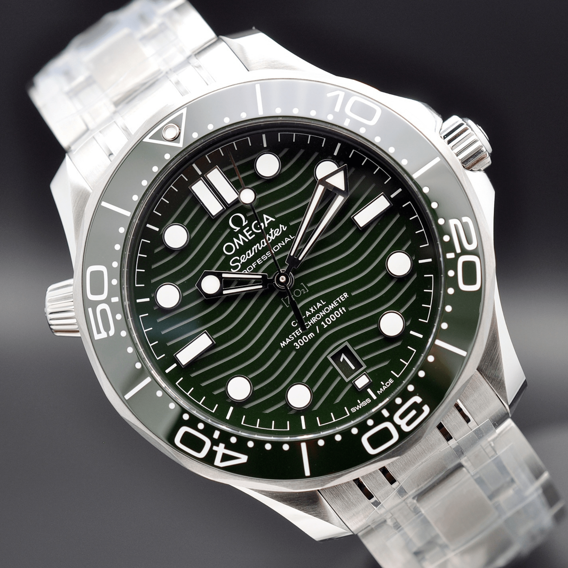 Omega Seamaster Diver 300M acero esfera y bisel verde ref 210.30.42.20.10.001