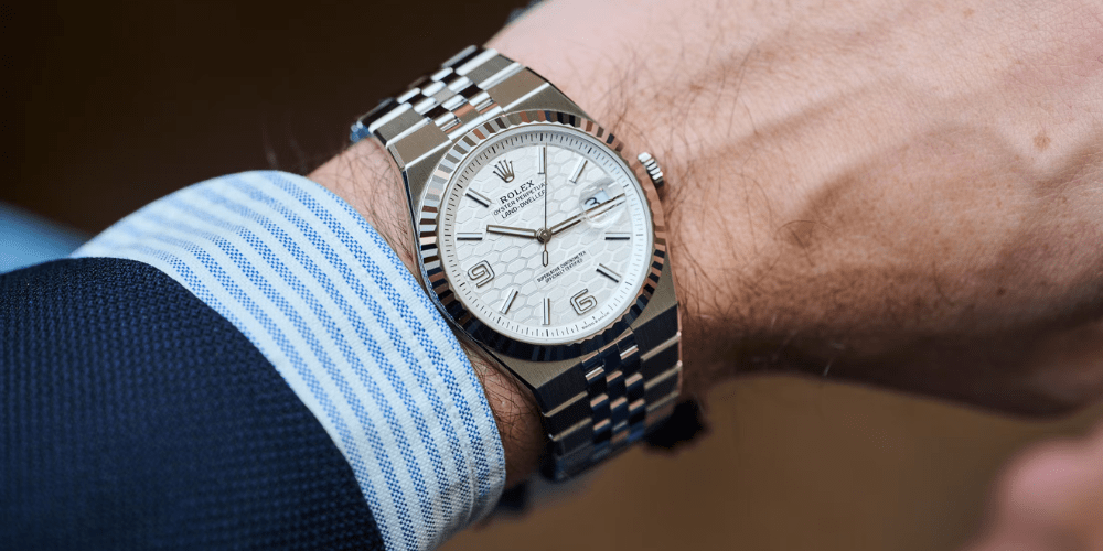 Rolex Land-Dweller 40mm acero bisel oro blanco referencia 17334 en muñeca