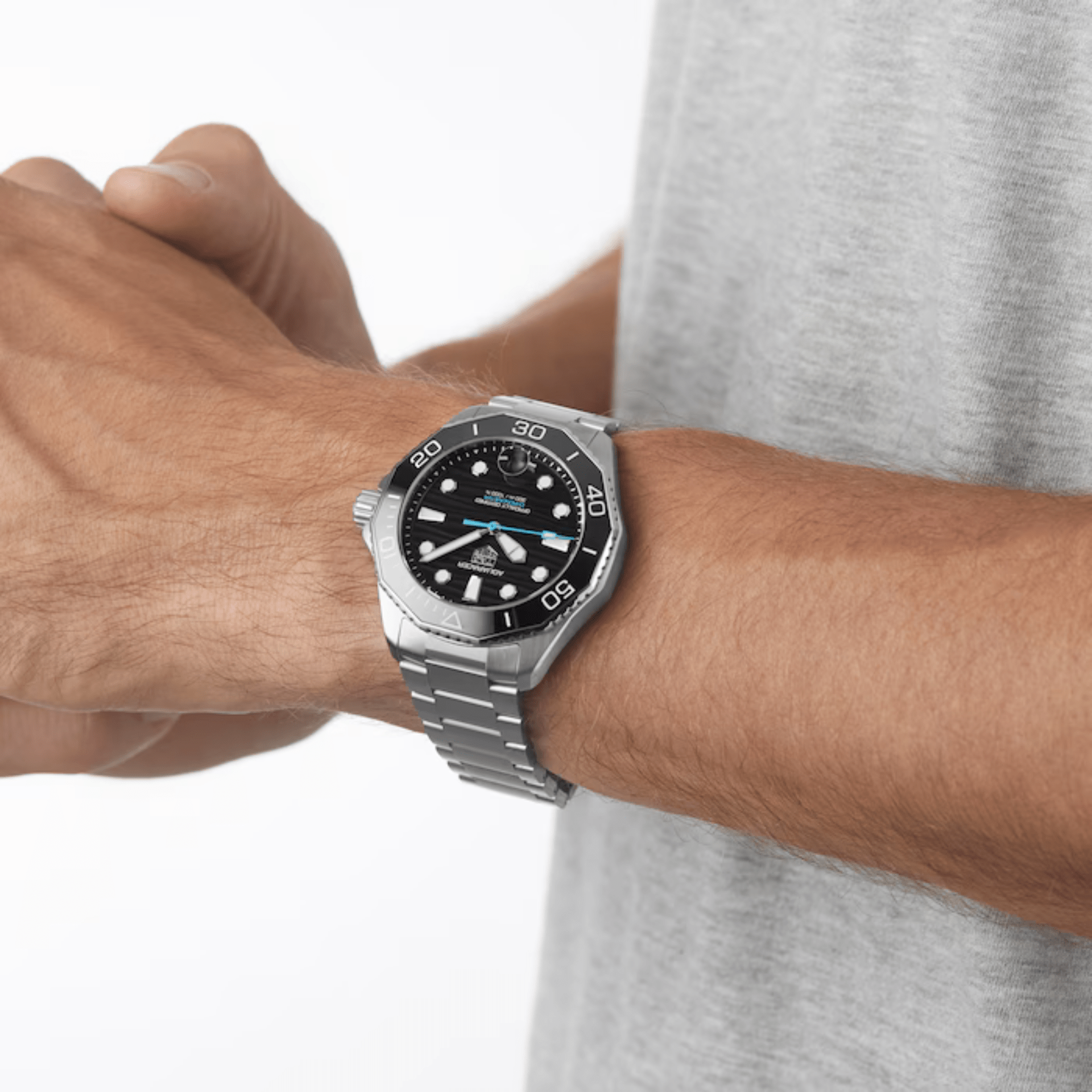 Tag Heuer Aquaracer Professional 300 Date 42 mm Ref WBP5110.BA0013 esfera negra
