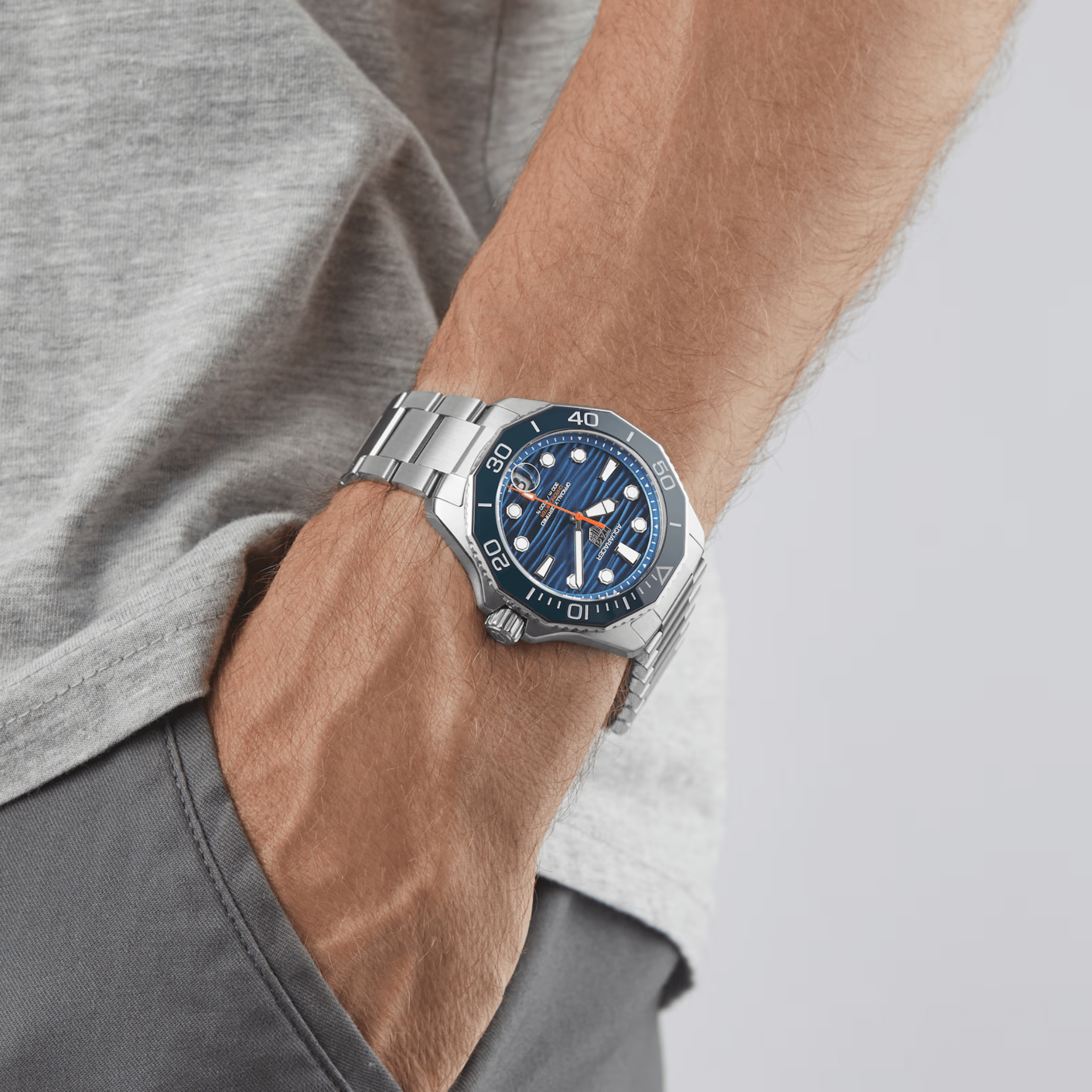 Tag Heuer Aquaracer Professional 300 Date 42 mm Ref WBP5111.BA0013