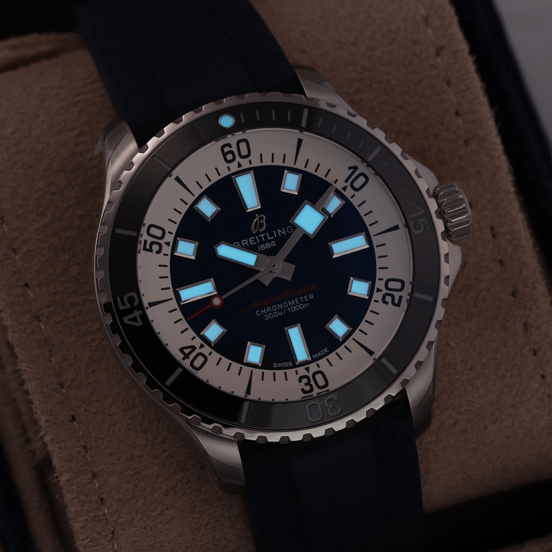 Breitling Superocean automatic 44mm A17376211C1S1