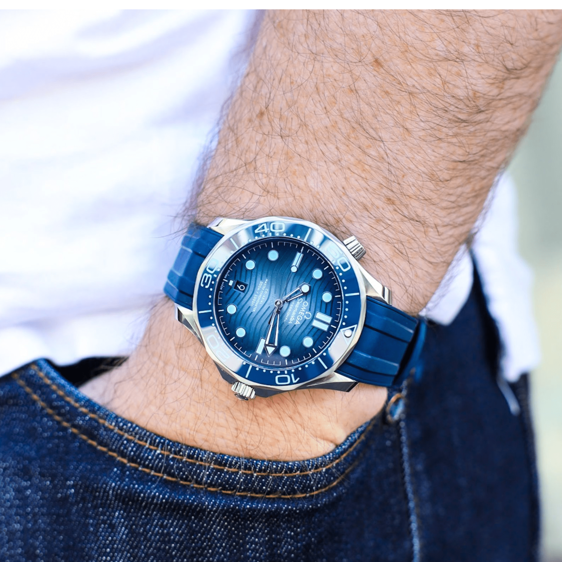 Omega Seamaster Diver 300M Summer Blue 210.32.42.20.03.002